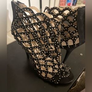 Black heels size 8